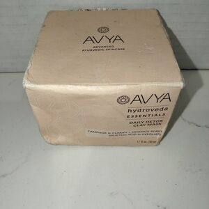 Detoxifying Facial Mask with Camphor and Salicylic Acid